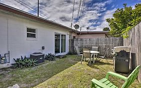 Sunny Cocoa Beach Home Walk To Sea And Attractions!